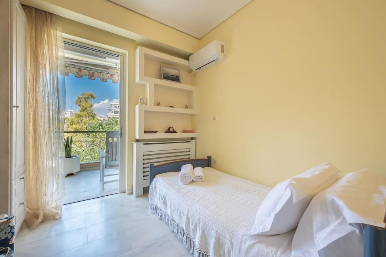 Central 3BR Apartment Next to Panormou Metro! Atenas Exterior foto