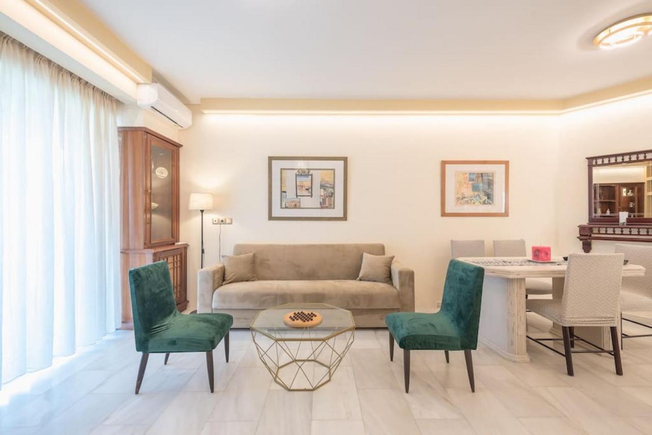 Central 3BR Apartment Next to Panormou Metro! Atenas Exterior foto