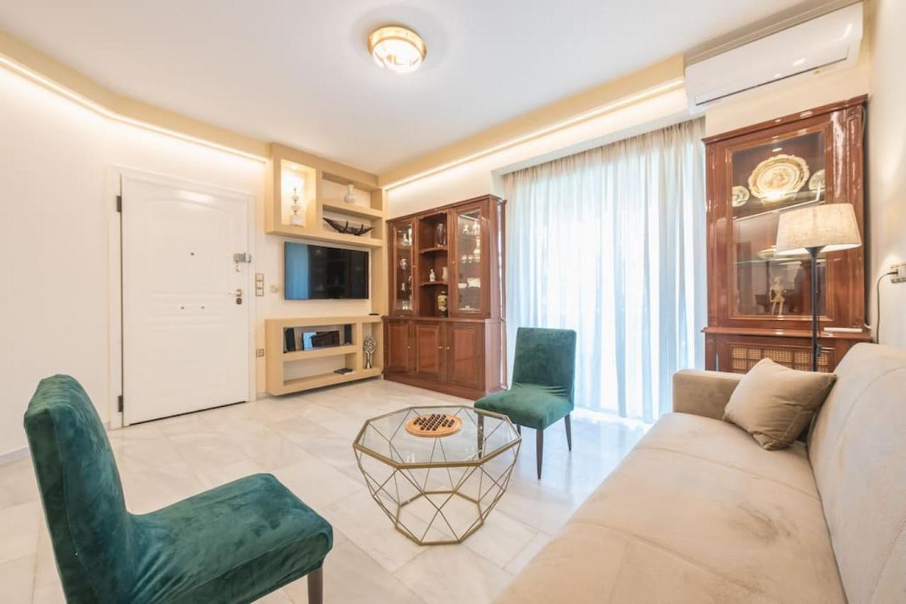 Central 3BR Apartment Next to Panormou Metro! Atenas Exterior foto